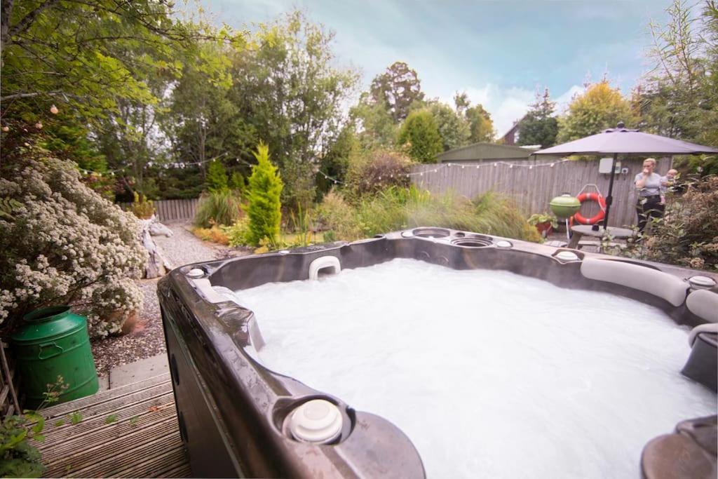 Calm Scottish Country Escape With Hot Tub Sleeps 6 Villa Inverness Kültér fotó